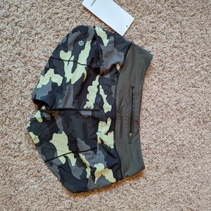 NWT Lululemon Speed Up LR short 2.5" size 2